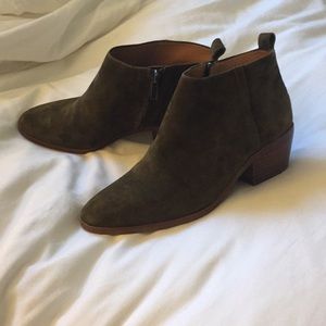 Jcrew green suede Chelsea boots  women’s 8